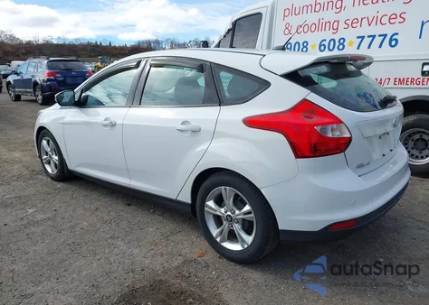2014 Ford Focus Se z USA, uszkodzony, nr VIN 1FADP3K22EL232317
